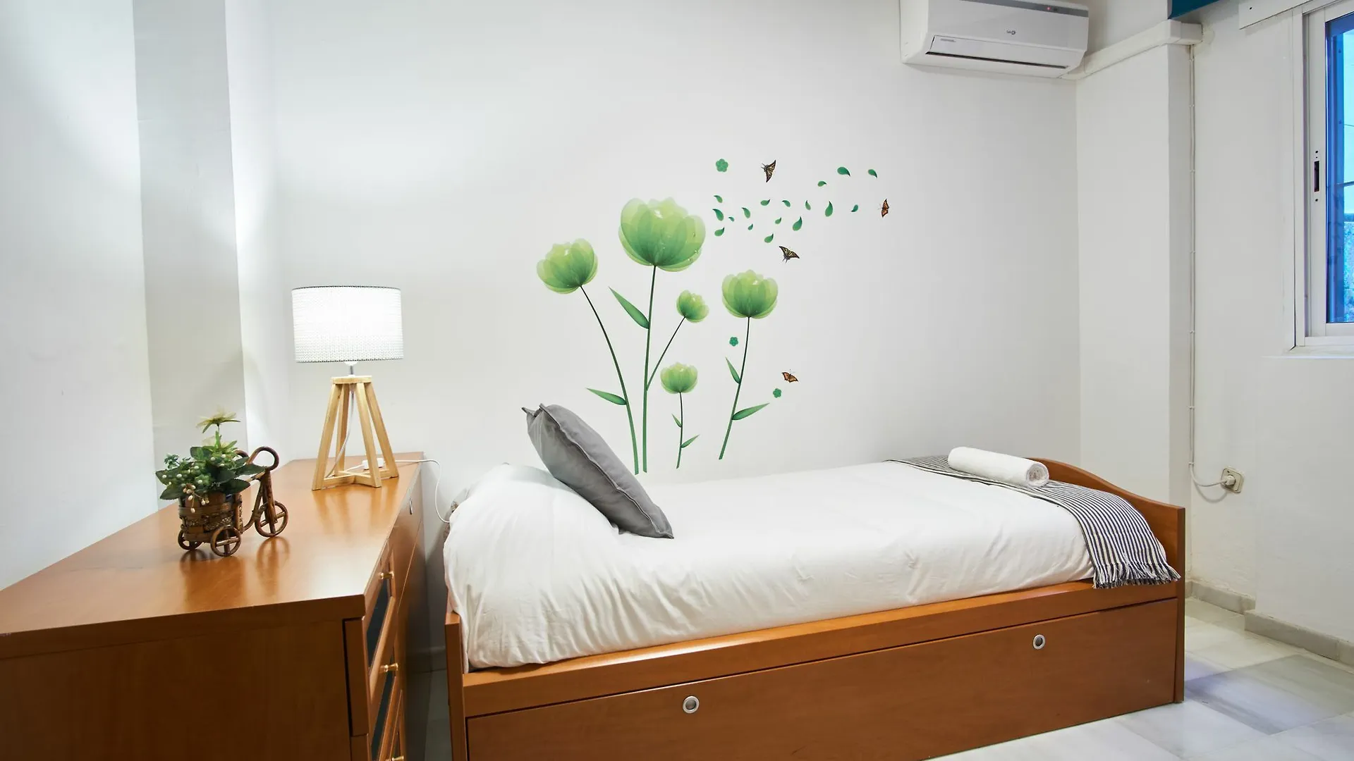 Amplio Apartamento En Casco Historico Seville Apartment