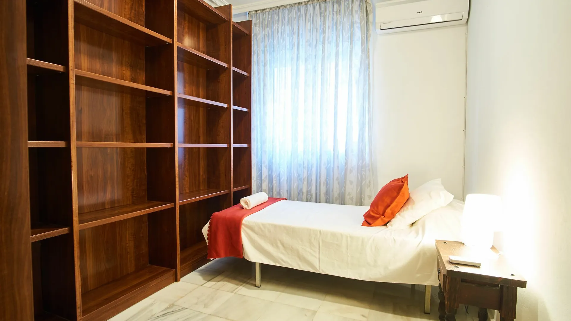 Apartment Amplio Apartamento En Casco Historico Seville Spain