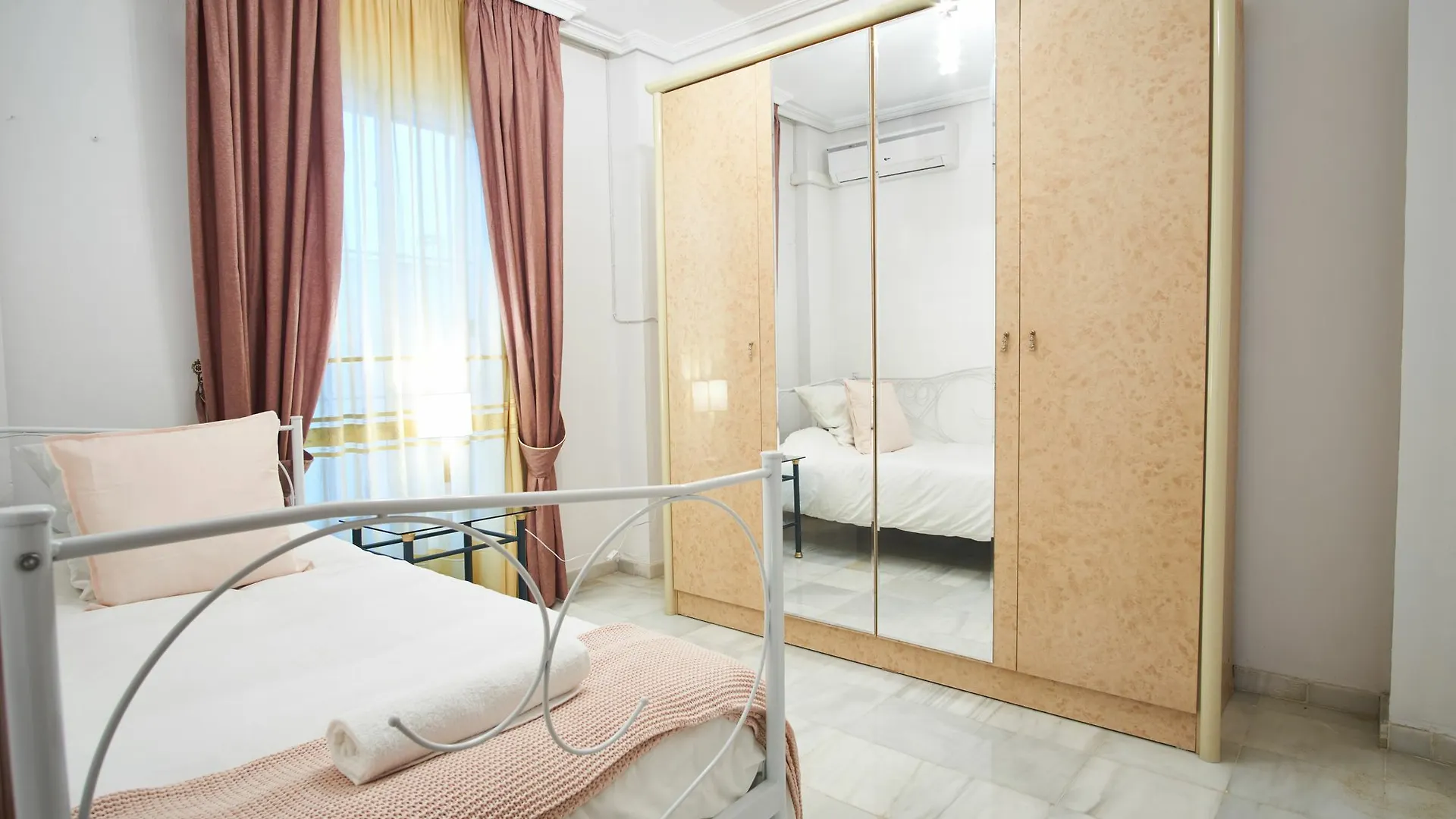 Amplio Apartamento En Casco Historico Seville
